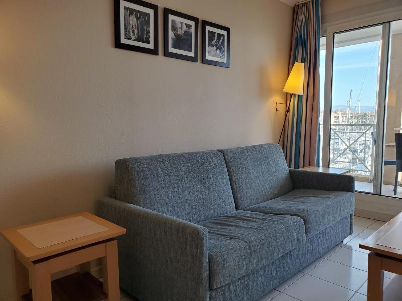 CAP HERMES Vue PORT T2 40m2 climatise 4 personnes - image 19