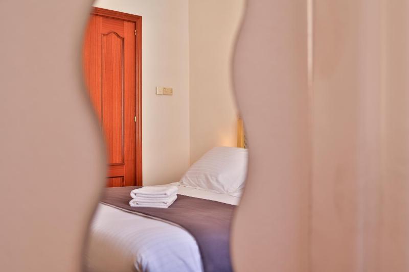 Standard Double Room image 4