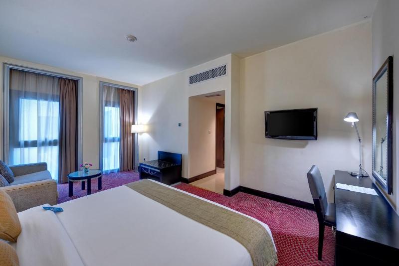 Family Room (Complimentary Shuttle Service to La Mer Beach, Dubai Mall / Burj Khalifa & other Malls - Drop Off Only with Fixed Timing) image 1
