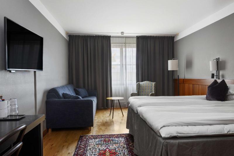 Family King Room with Sofa Bed image 2