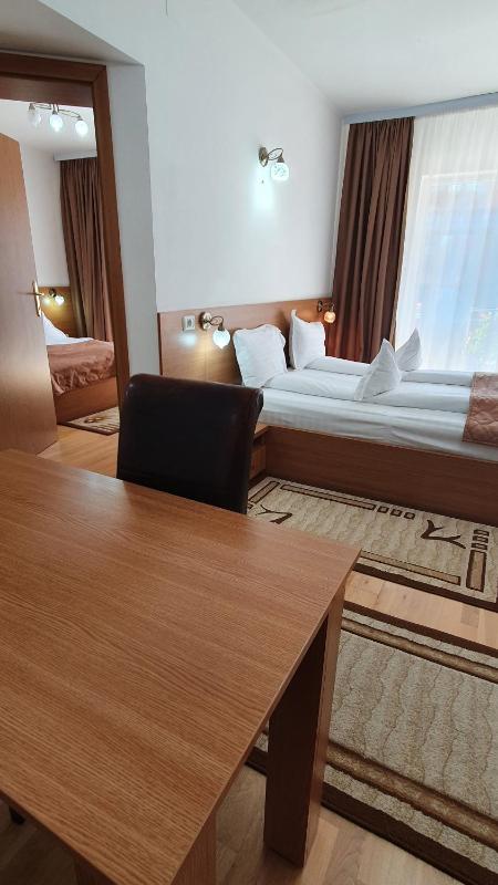 Deluxe Suite image 1
