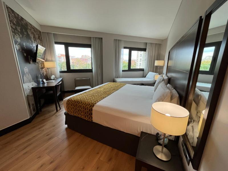 Double or Twin Room with Extra Bed image 1
