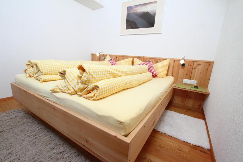 One-Bedroom Apartment image 4