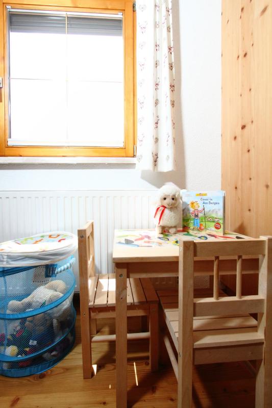 One-Bedroom Apartment image 2