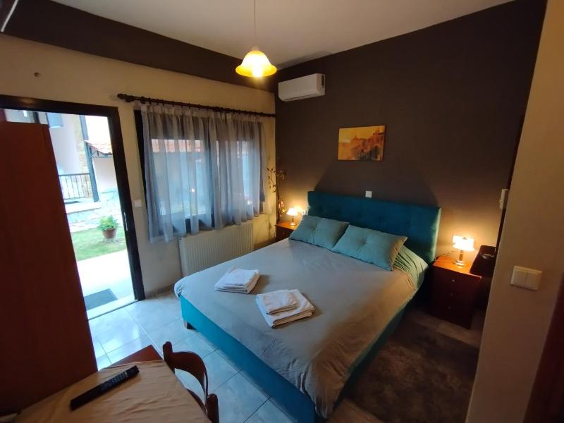 Double Room with Garden View image 1