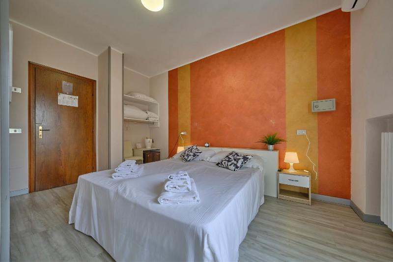HOTEL VITTORIA - image 2