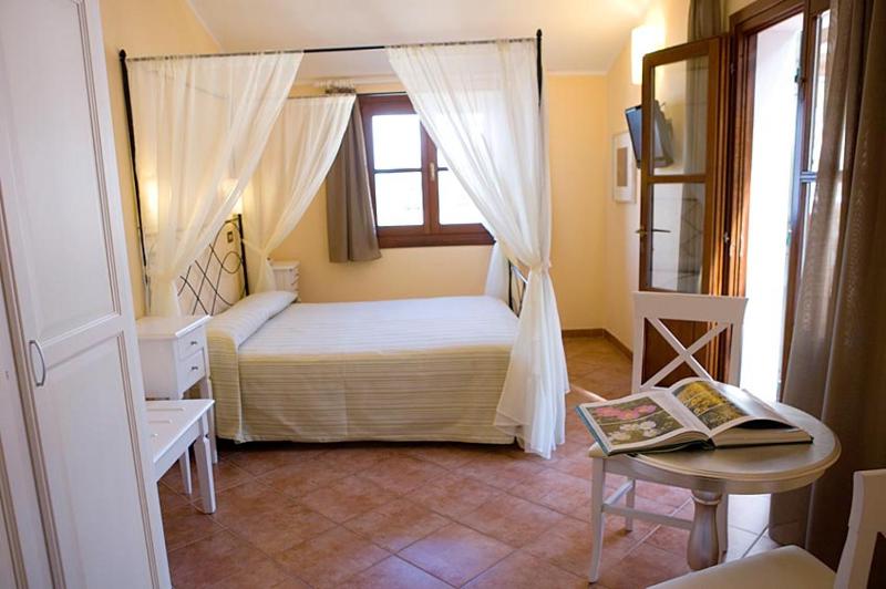 Superior Triple Room with Sea View image 1