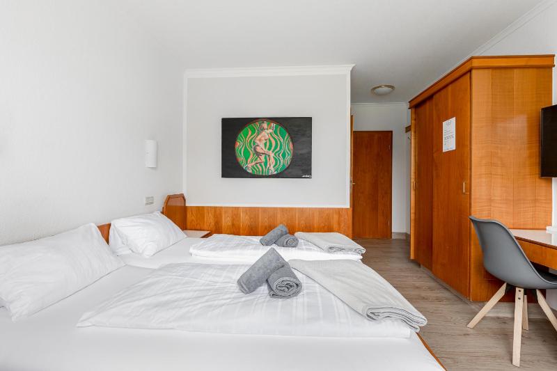 Double Room image 2
