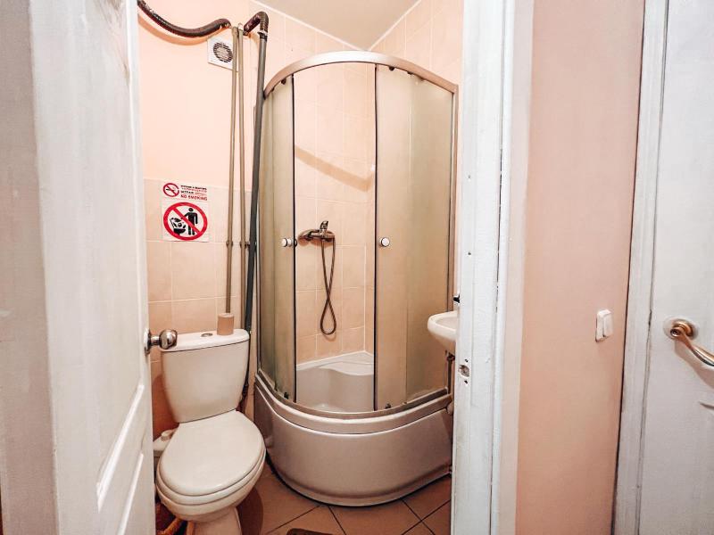 Guest House near Railway Station - image 9