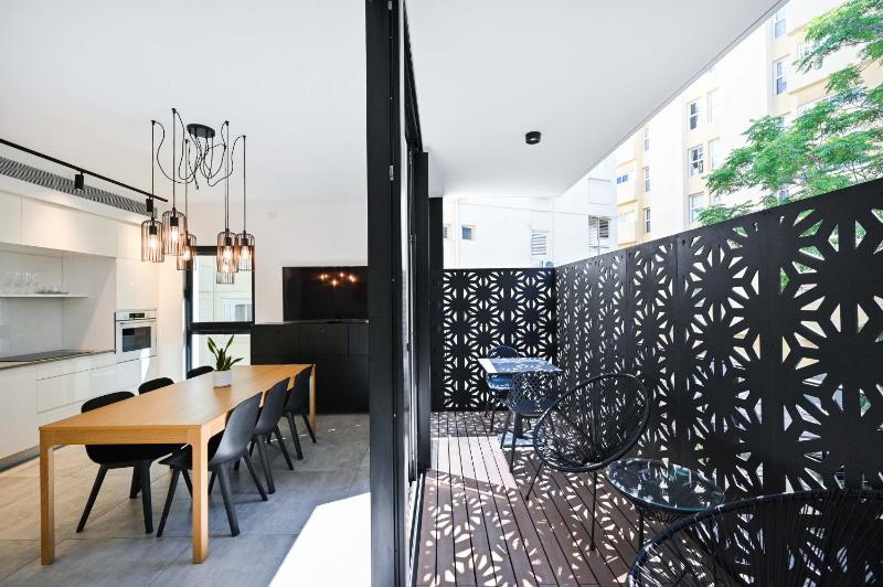 Black Style 1BR in Ben Yehuda by HolyGuest - image 16
