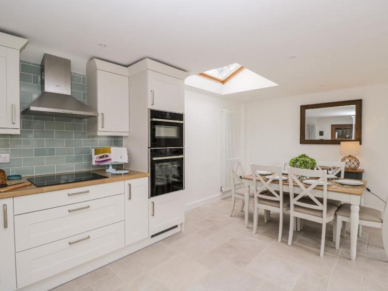 Fisherbridge Cottage - image 34