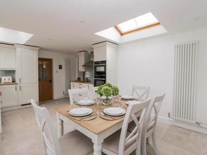 Fisherbridge Cottage - image 4