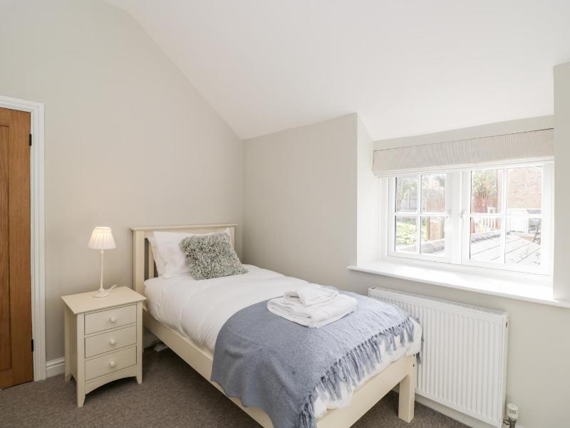 Fisherbridge Cottage - image 19