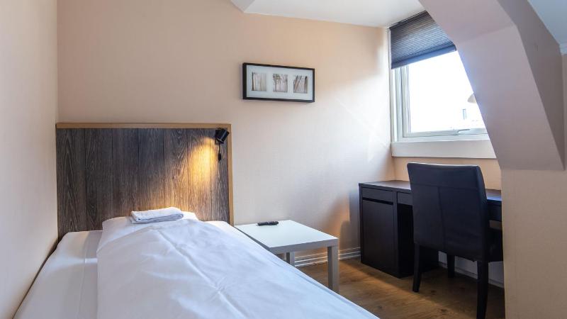Single Room image 2