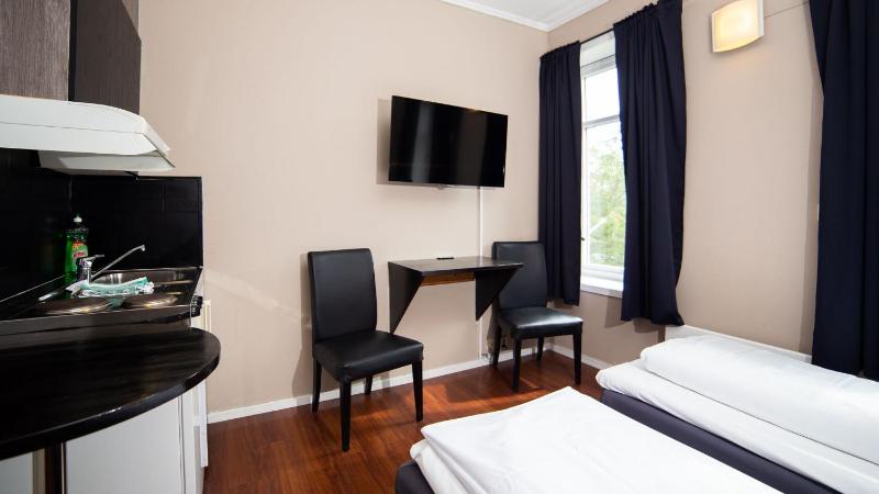 Double Room image 2