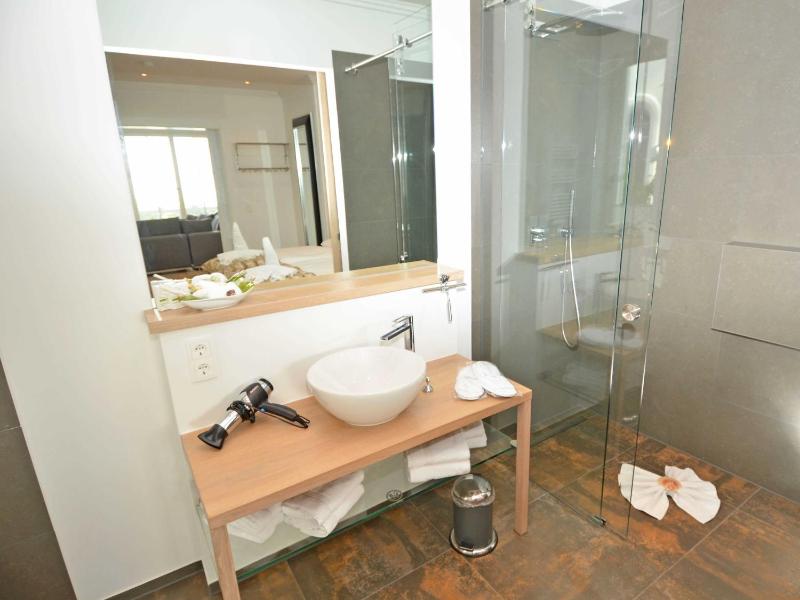 Villa Johanna in Sellin - WG 12 mit Kamin und zwei Balkonen - image 8
