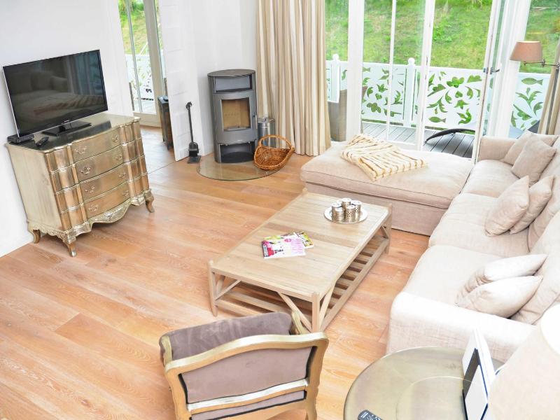 Villa Johanna in Sellin - WG 13 mit Kamin und zwei Balkonen - image 11