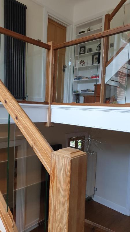 Little Robin Gate - Free Parking - Central - 10 min Walk to Train Station - image 13