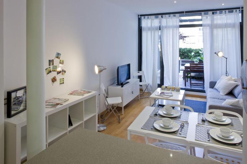Flateli Llúria - image 1