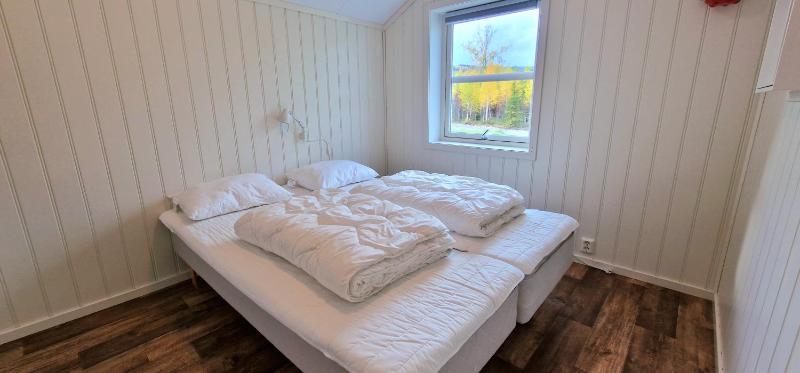 One-Bedroom Apartment image 3