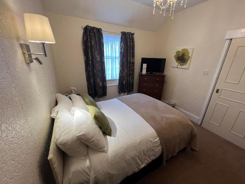 Budget Double Room image 2