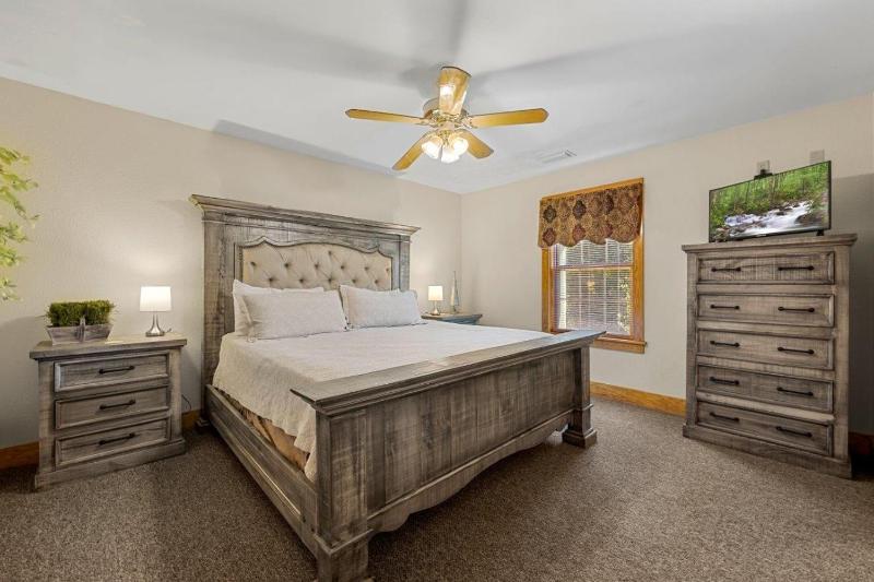 Quiet Condo for Mountain Vacation - image 13