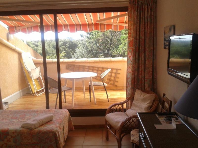 Twin Room with Terrace image 3