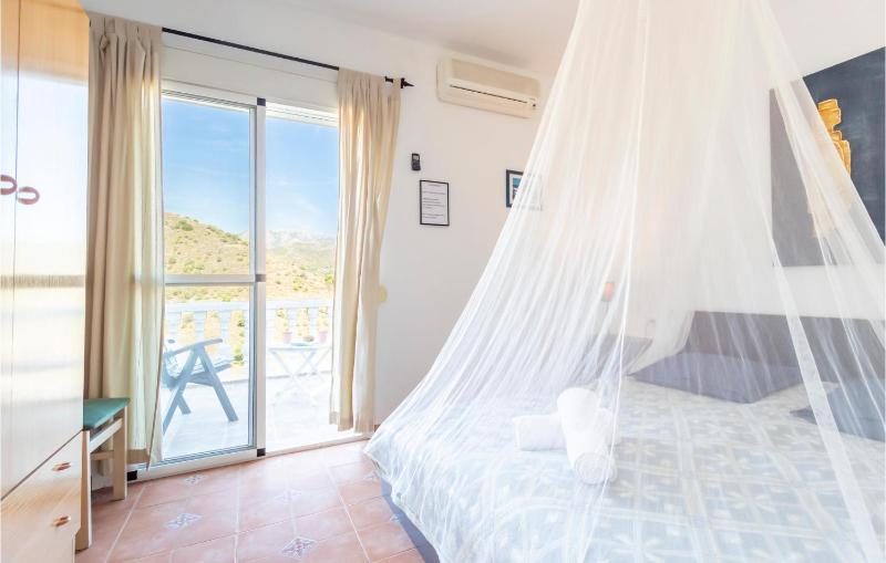 Awesome Home In Torrox - image 15