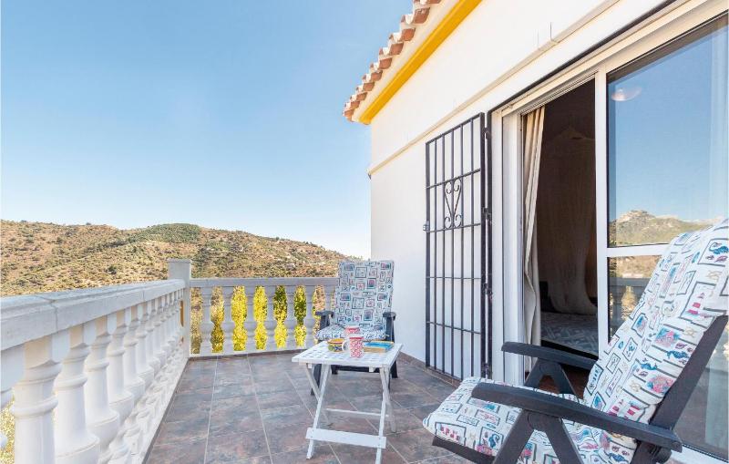 Awesome Home In Torrox - image 3