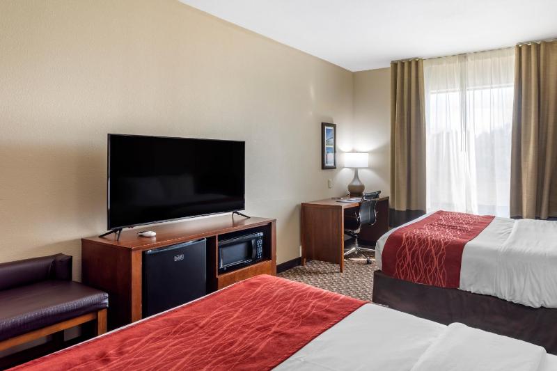 Queen Room with Two Queen Beds - Accessible/Non-Smoking  image 4