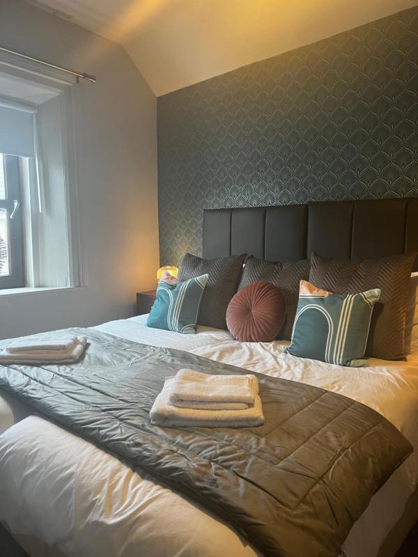 Woodquay House - image 8
