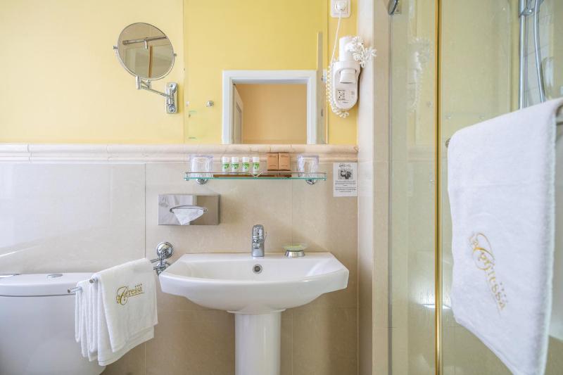 Standard Double Room - Castle image 3