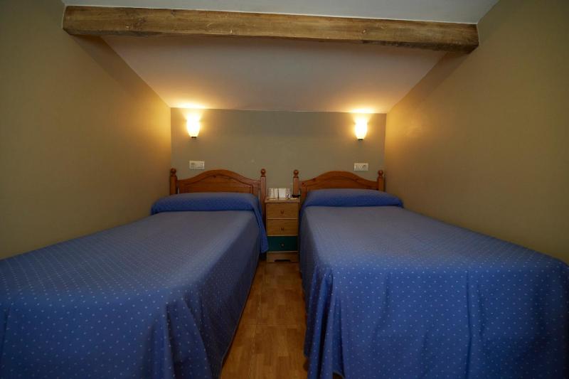 Two Connecting Double Rooms with Private Bathroom image 3
