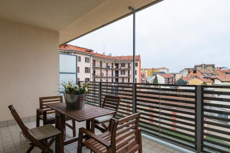 Three-Bedroom Apartment image 4