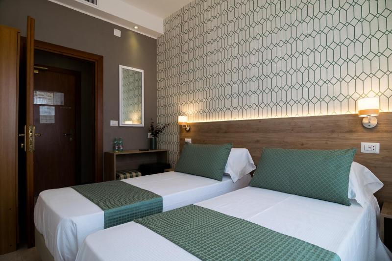 Superior Family Room image 3