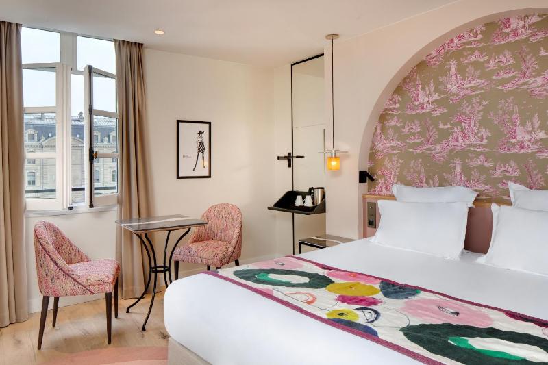 Superior Double Room image 3