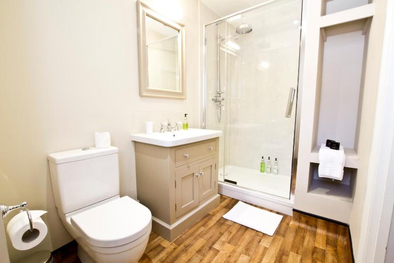 Small Double Room image 2