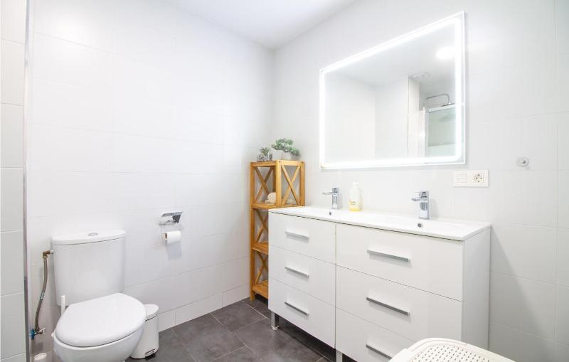 Lovely Apartment In Santa Pola With Wifi - image 13