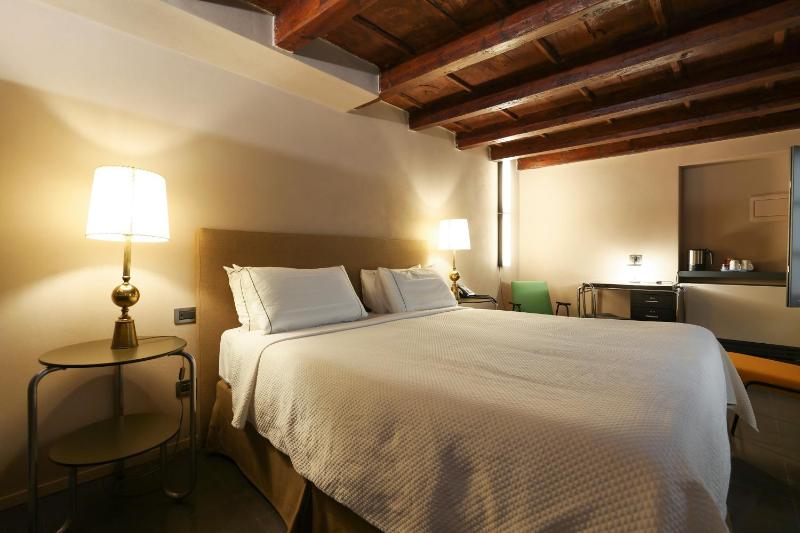 Superior Deluxe Double Room with Canal View - Annex image 4