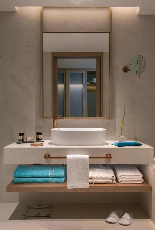 Superior Double Room with Sea View image 1