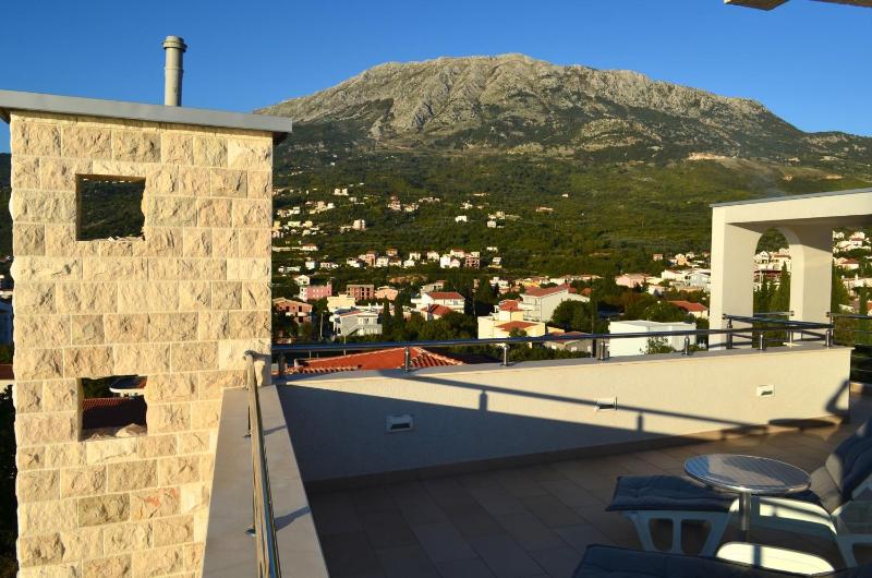 Suite with Terrace and Sea View image 3