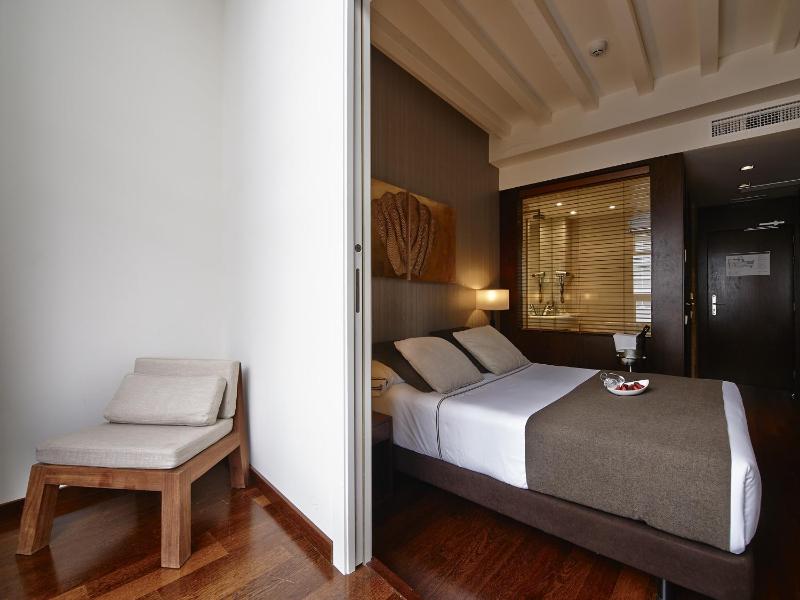 Superior with Gallery image 1