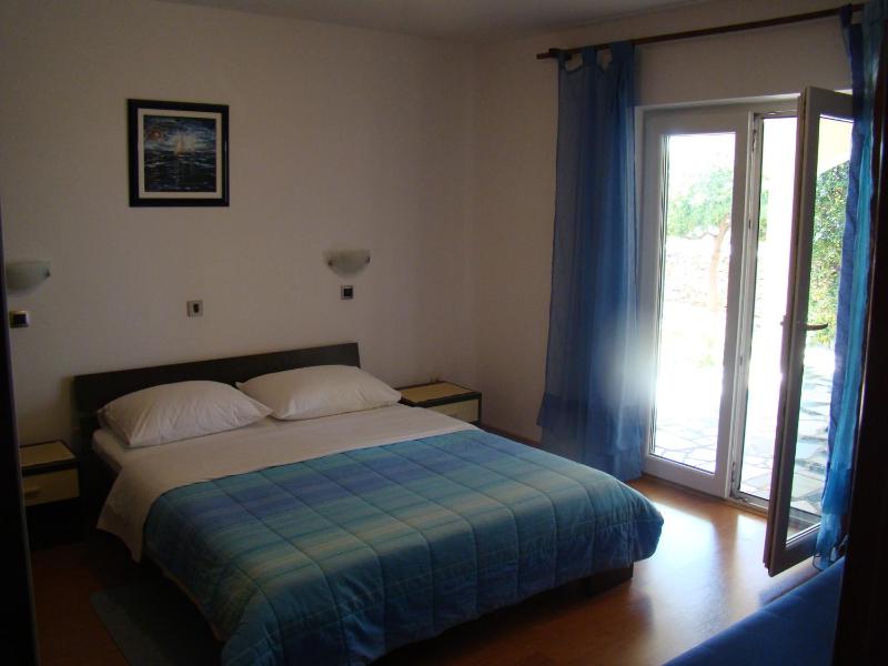 One-Bedroom Apartment with Terrace image 3