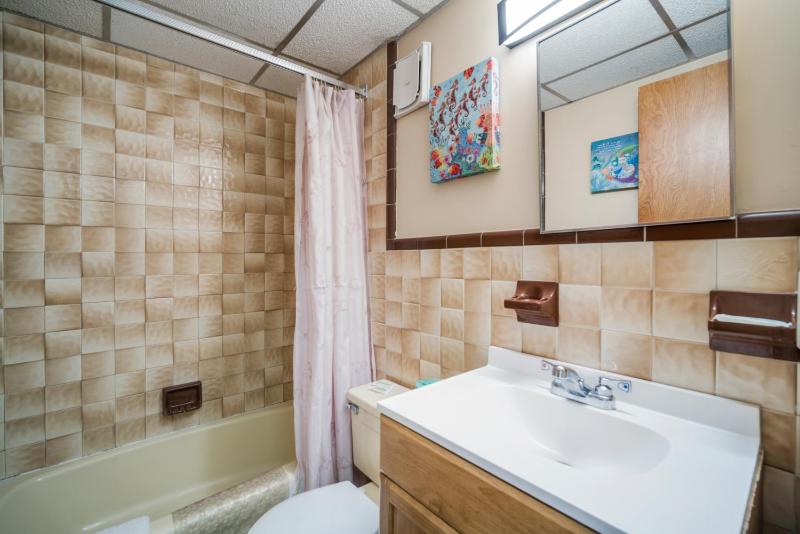 One-Bedroom Suite image 4