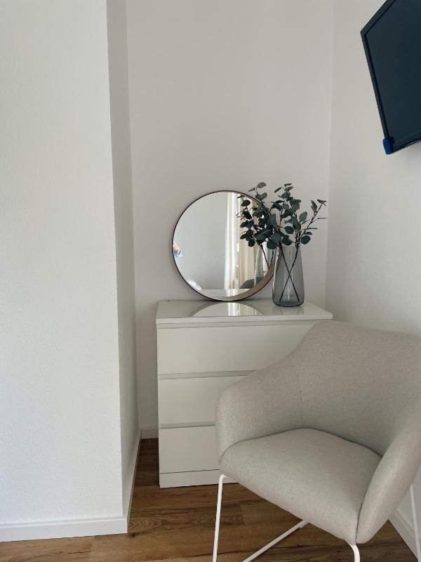 Single Room image 3
