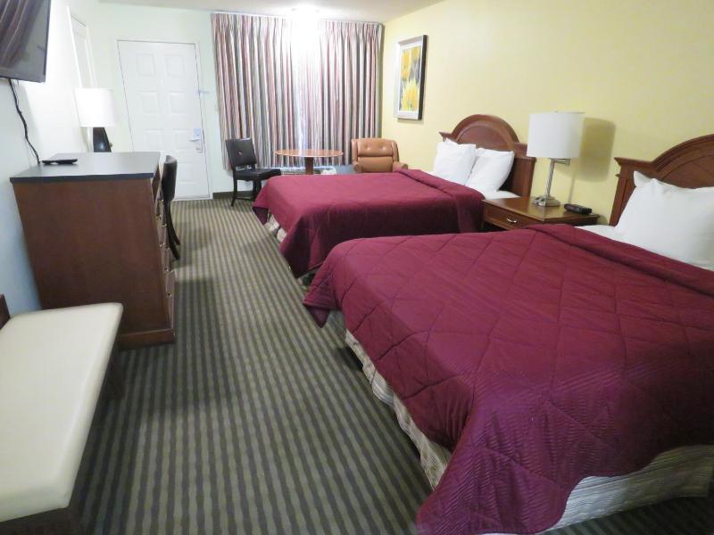 Queen Room with Two Queen Beds - Non-Smoking image 1