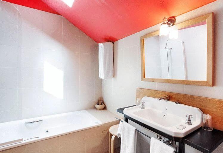 Superior Double Room image 4