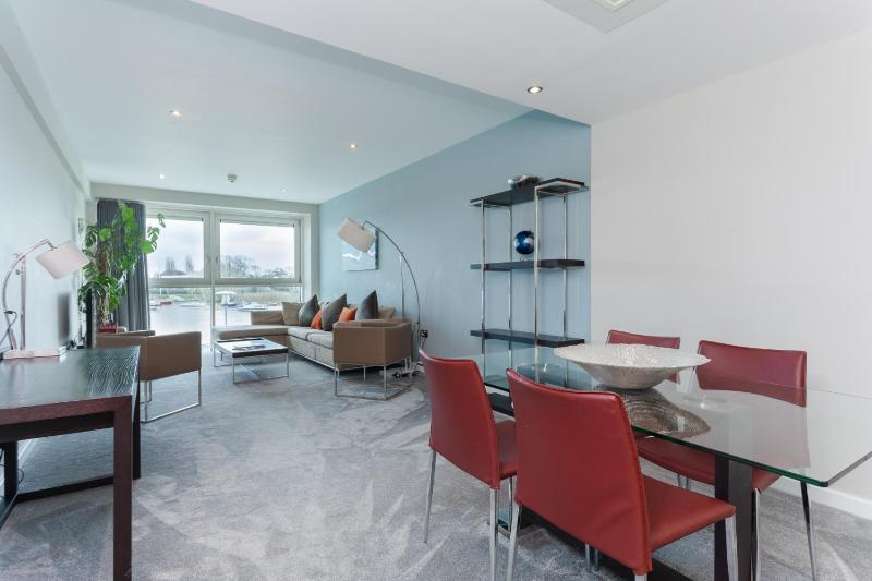 Luxury Apartment with River View  image 3