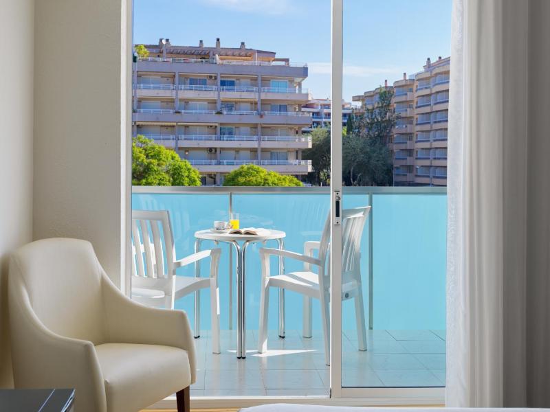 Double or Twin Room (1 Adult) image 1