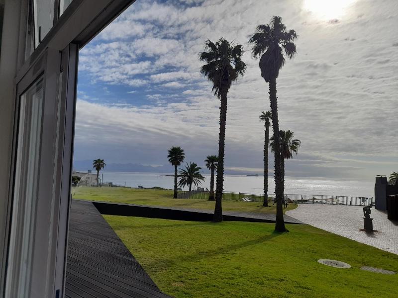 Beach Club Self Catering Apartments - image 4